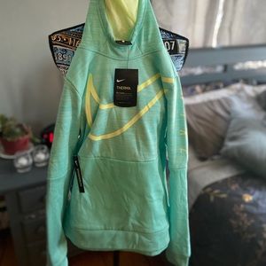 NWT Nike Therma Training Hoodie; Big Girls/size L